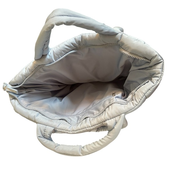 WILO The Label Sky~Baby Blue Large Puffer Tote Pocket Travel Bag Weekender 16X14 - Picture 2 of 10